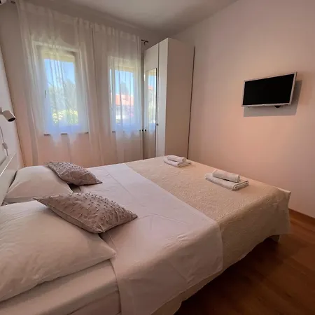 Πανσιόν Iskra 3*