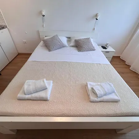 Πανσιόν Iskra Ρόβινι