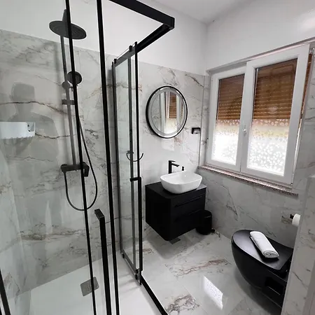 Πανσιόν Iskra Ρόβινι