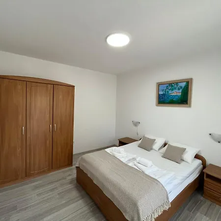 Iskra Guest house