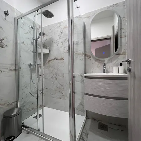 Iskra Guest house