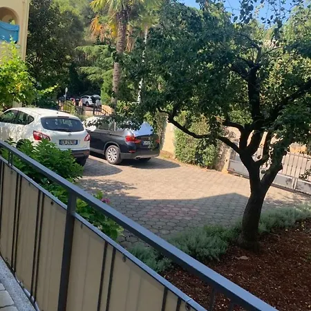 Iskra Guest house 3*