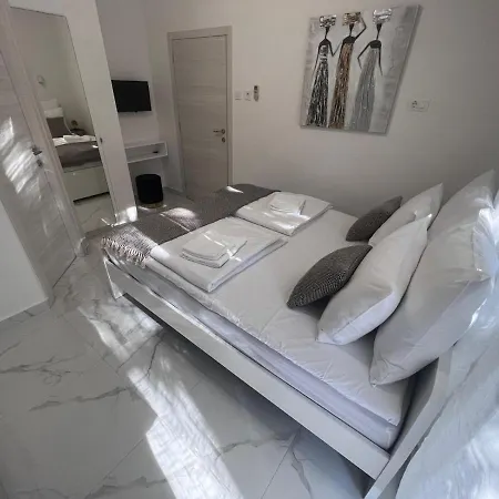 Iskra بيت ضيافة