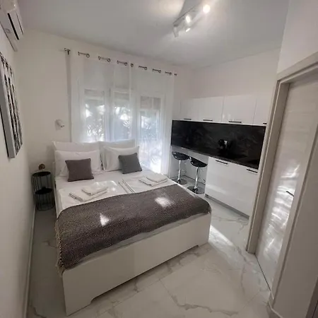 بيت ضيافة Iskra 3*